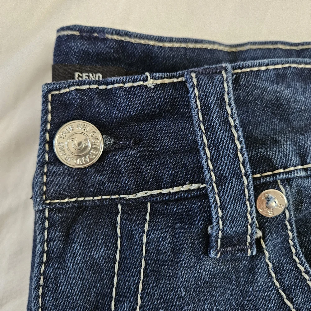 True Religion Geno Relaxed Slim Blue Jeans Big T Flap Slim Medium Lagoon Size 34 - Picture 3 of 7